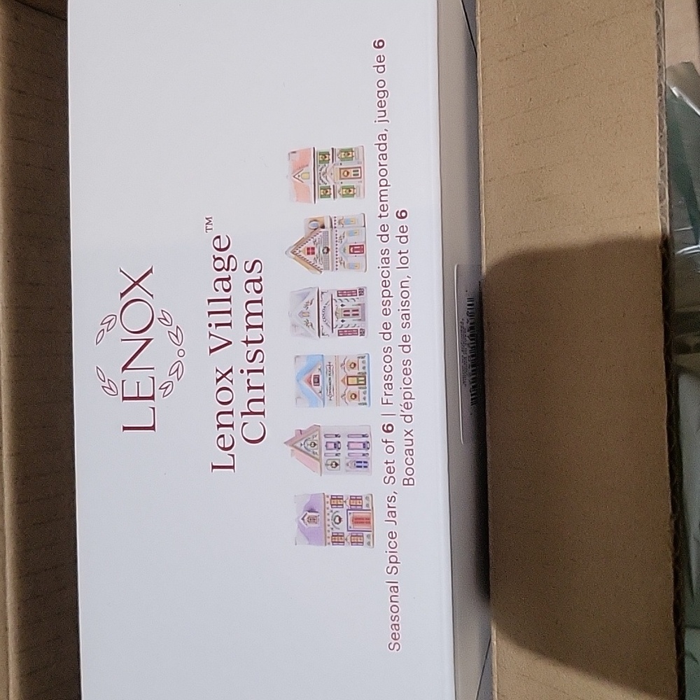 Lenox Spice Village 6-Piece Christmas Spice Jar Set. New In Box. - Picture 4 of 5